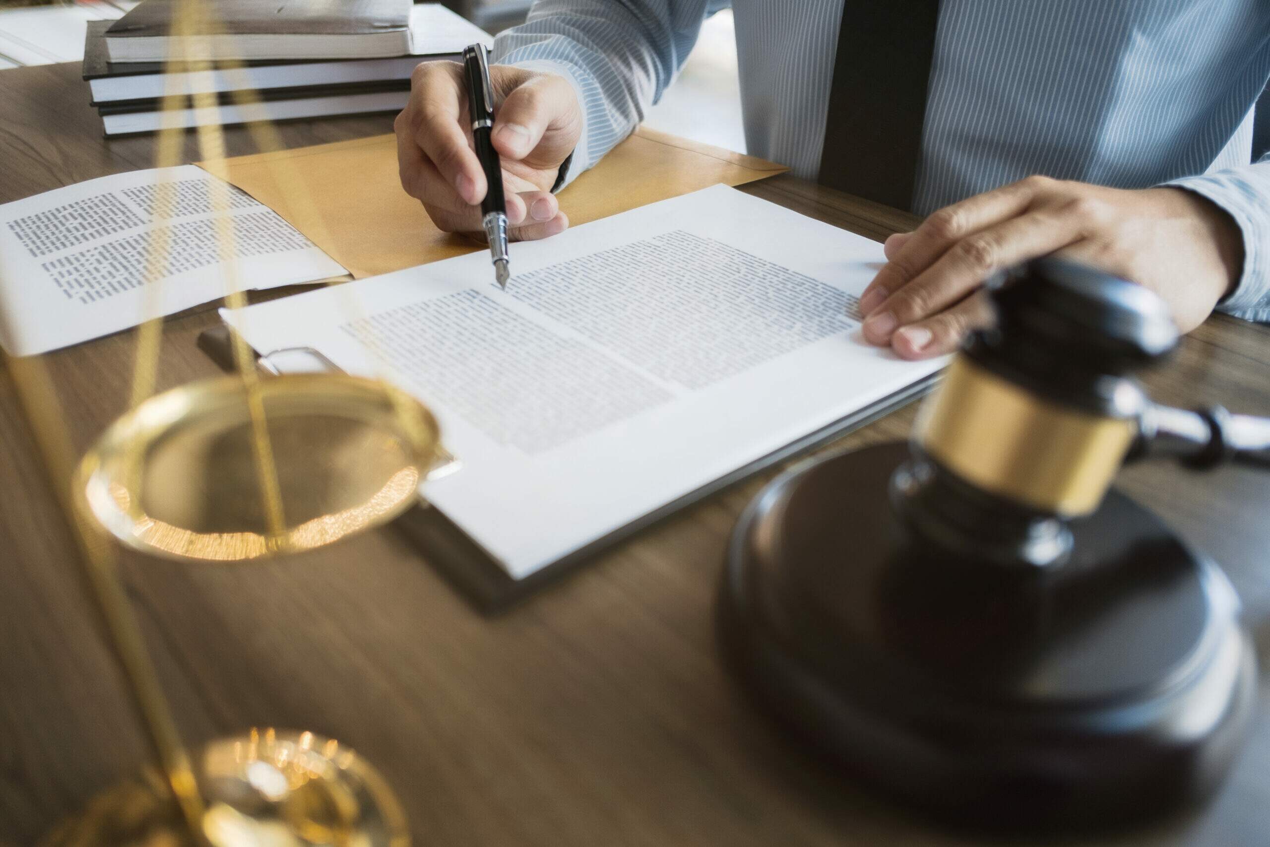 A Assessoria Legal para empresas é um serviço essencial para ajudar marcas a navegar pelo complexo universo jurídico. Saiba mais.